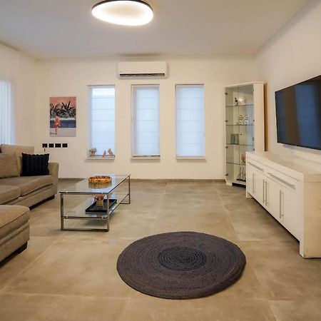 וילה רוני בריכה מחוממת Villa Roni Heated Pool Eilat Exterior photo