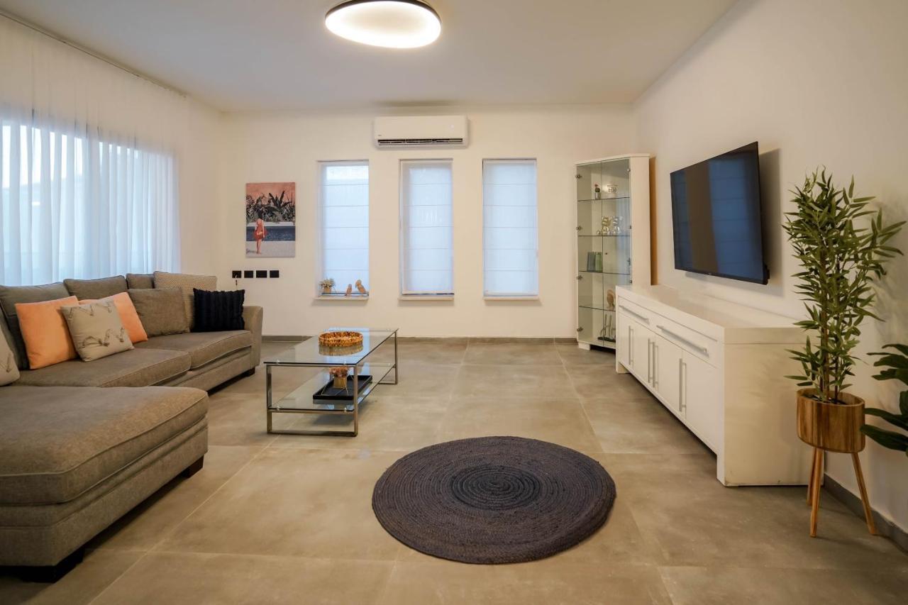 וילה רוני בריכה מחוממת Villa Roni Heated Pool Eilat Exterior photo